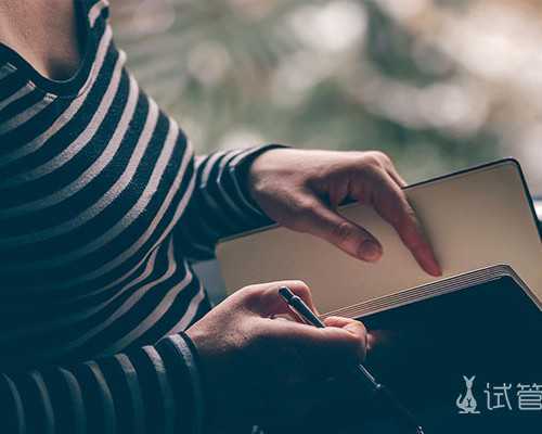 只要孩子，不要爱情？女网红出国买精生子，未婚生下3个混血宝宝