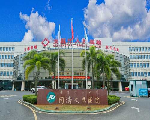 月经第五天基础卵泡13个是多囊吗？